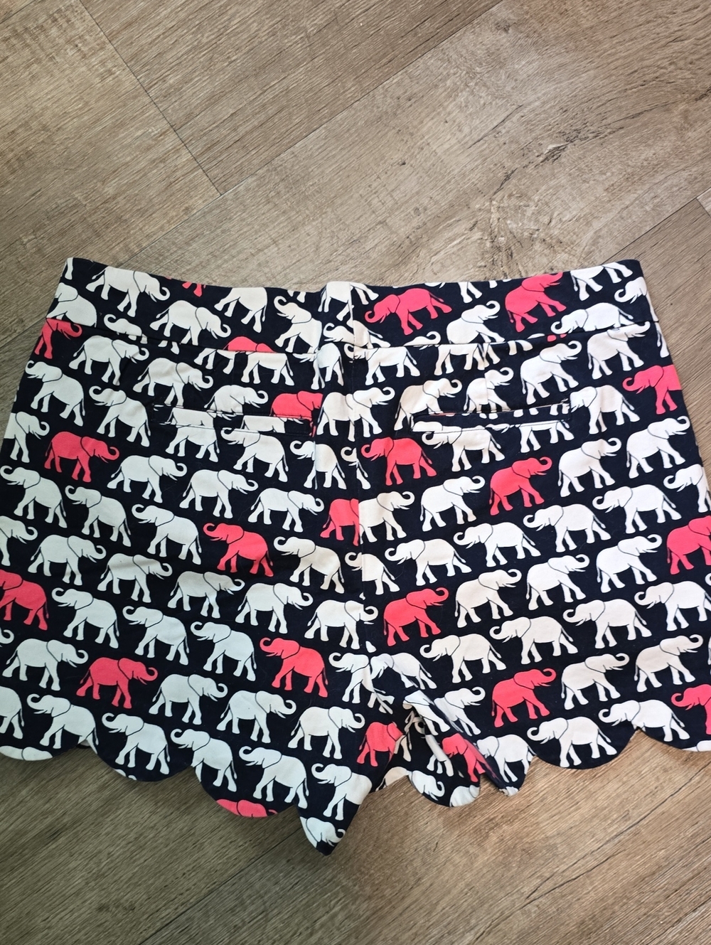 Crown & Ivy Women's Navy Blue Elephant Print Shorts Size 10 NWOT